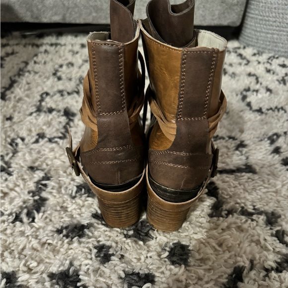 Maurice’s Boots - Picture 5 of 5